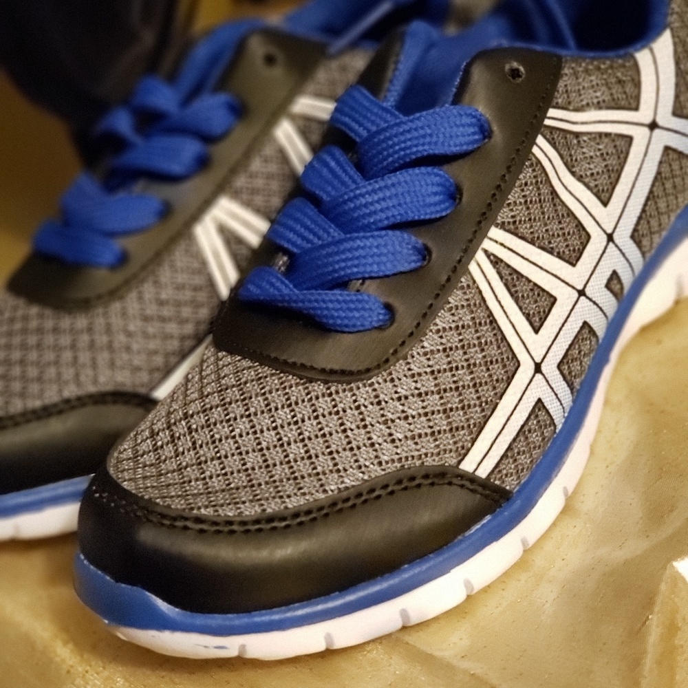 Boys sneakers